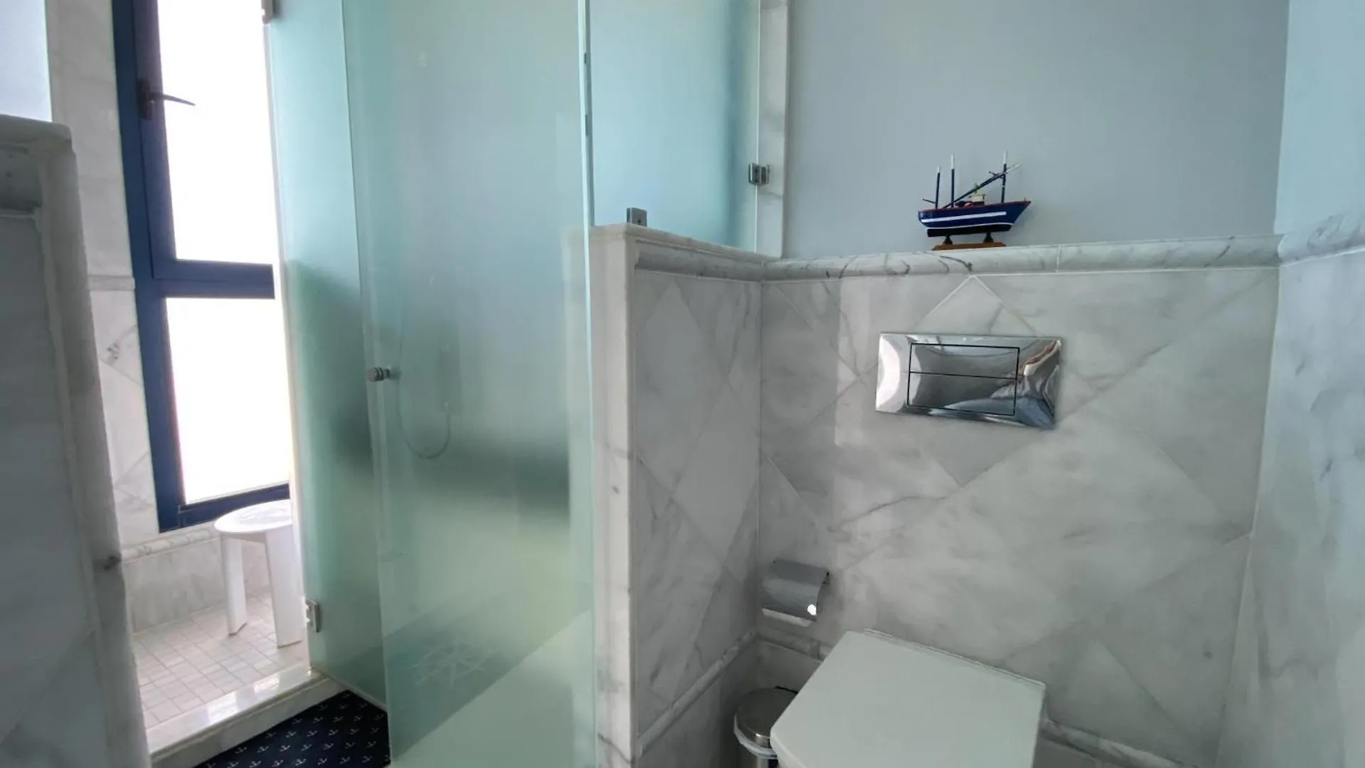 La Mar Loft Apartment With Hot Tub Puertito de Guimar