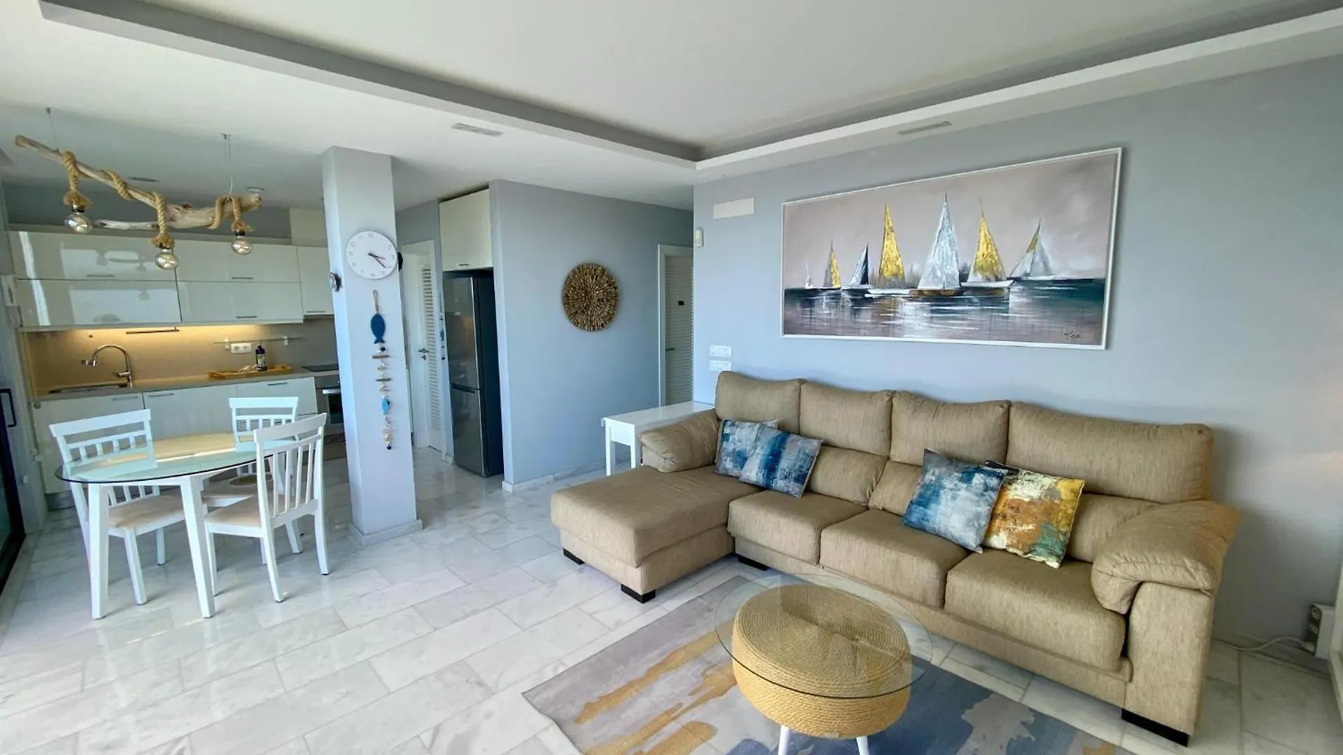 La Mar Loft Apartment With Hot Tub Puertito de Guimar