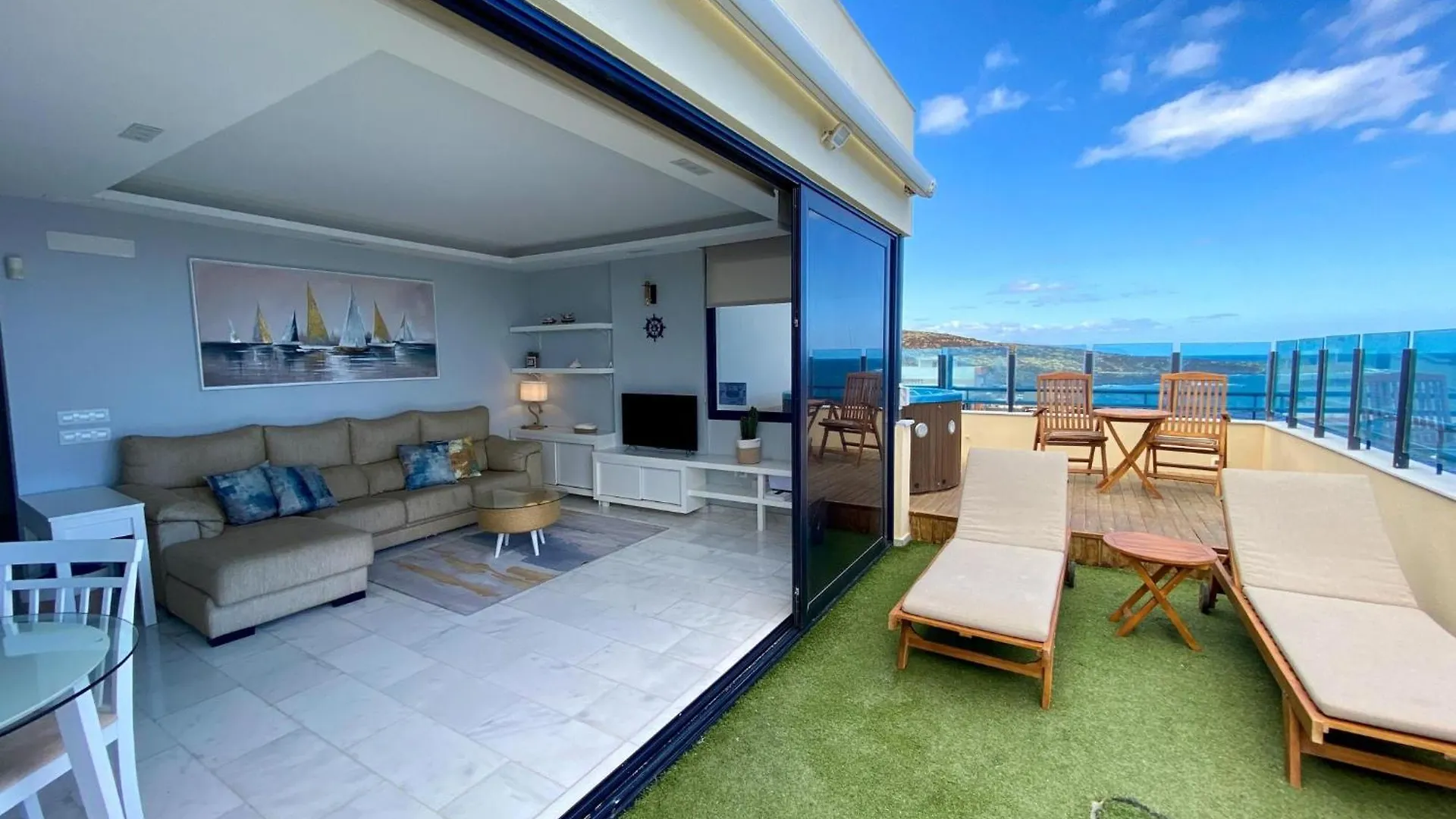 La Mar Loft Apartment With Hot Tub Puertito de Guimar 0*,