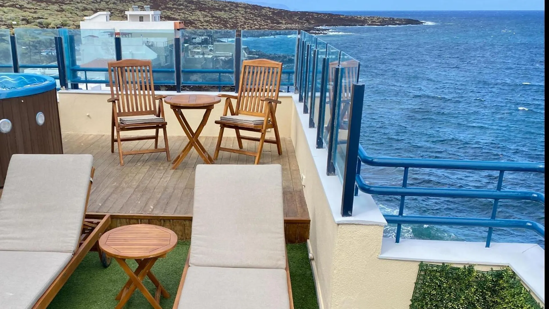 Holiday home La Mar Loft Apartment With Hot Tub Puertito de Guimar