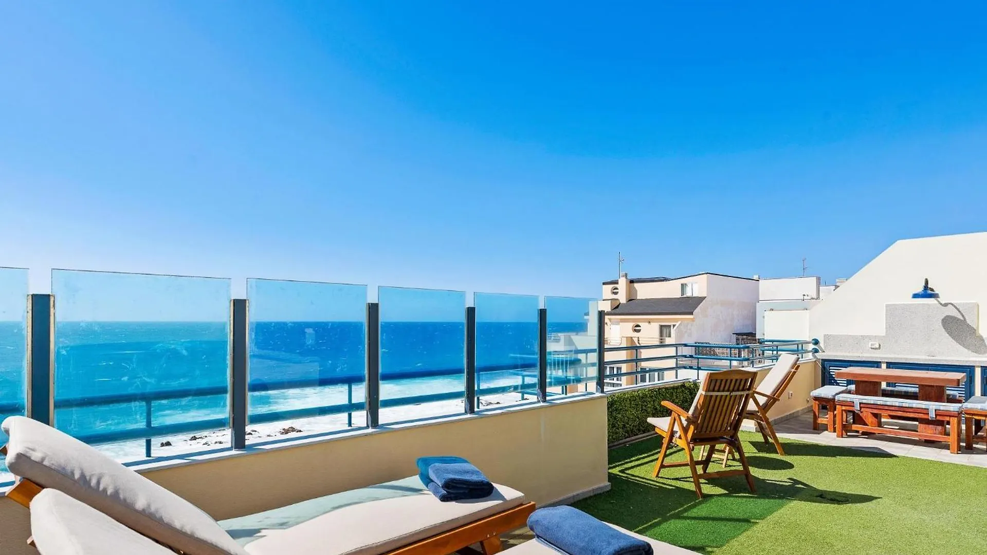 La Mar Loft Apartment With Hot Tub Puertito de Guimar Holiday home