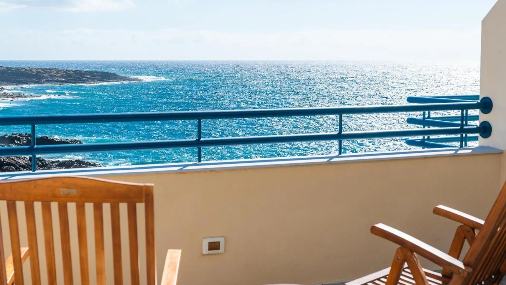 Holiday home La Mar Loft Apartment With Hot Tub Puertito de Guimar