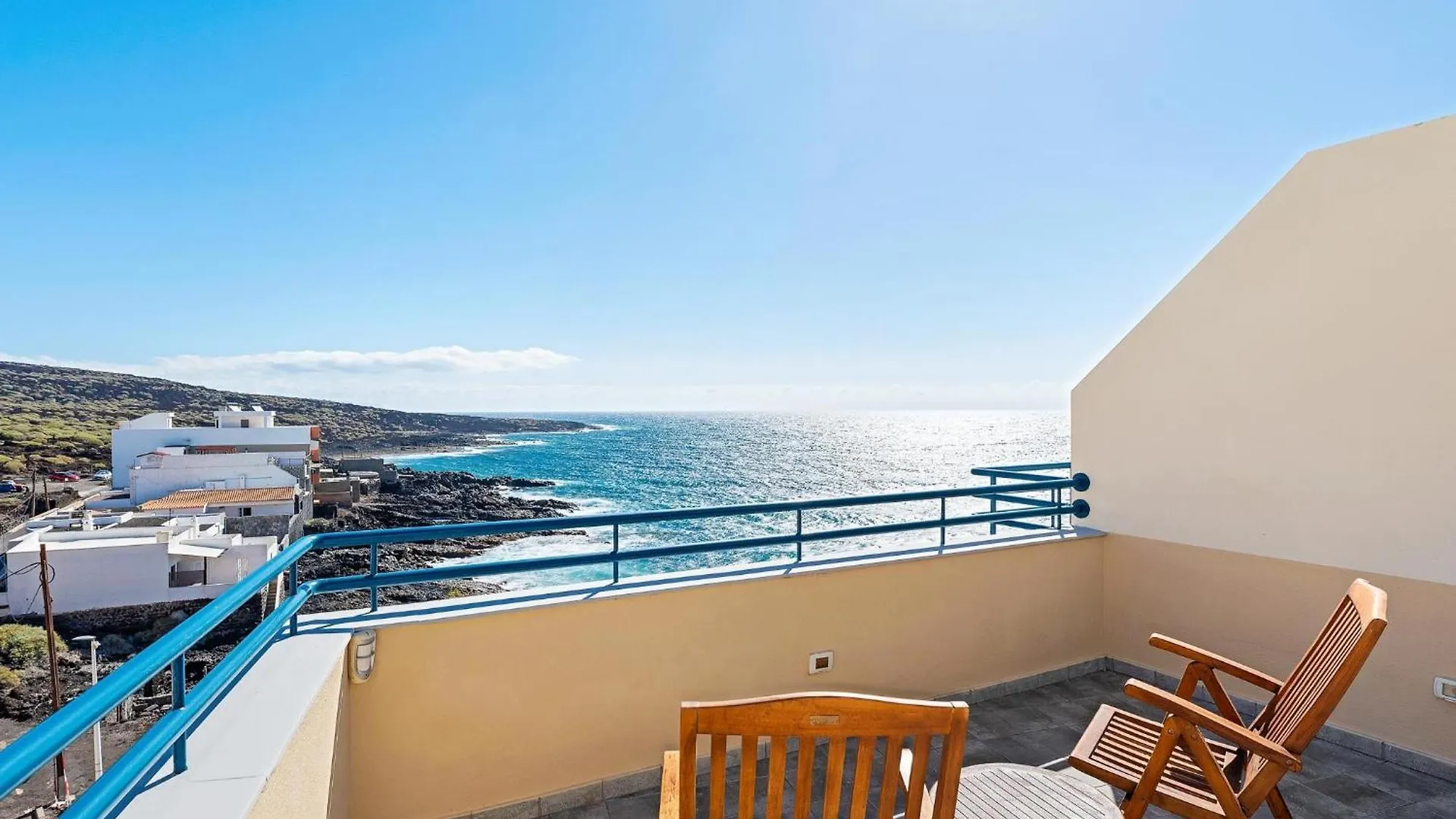 La Mar Loft Apartment With Hot Tub Puertito de Guimar 0*,