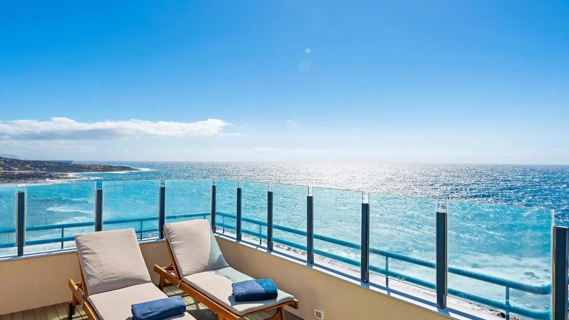 La Mar Loft Apartment With Hot Tub Puertito de Guimar Holiday home