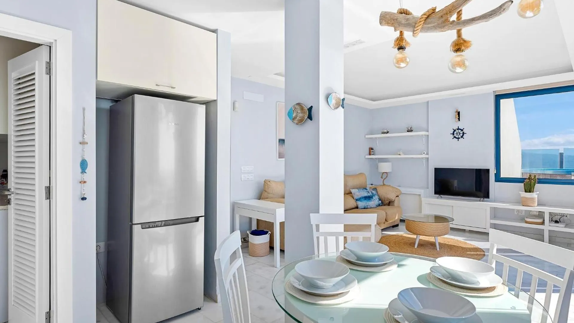 La Mar Loft Apartment With Hot Tub Puertito de Guimar 0*,