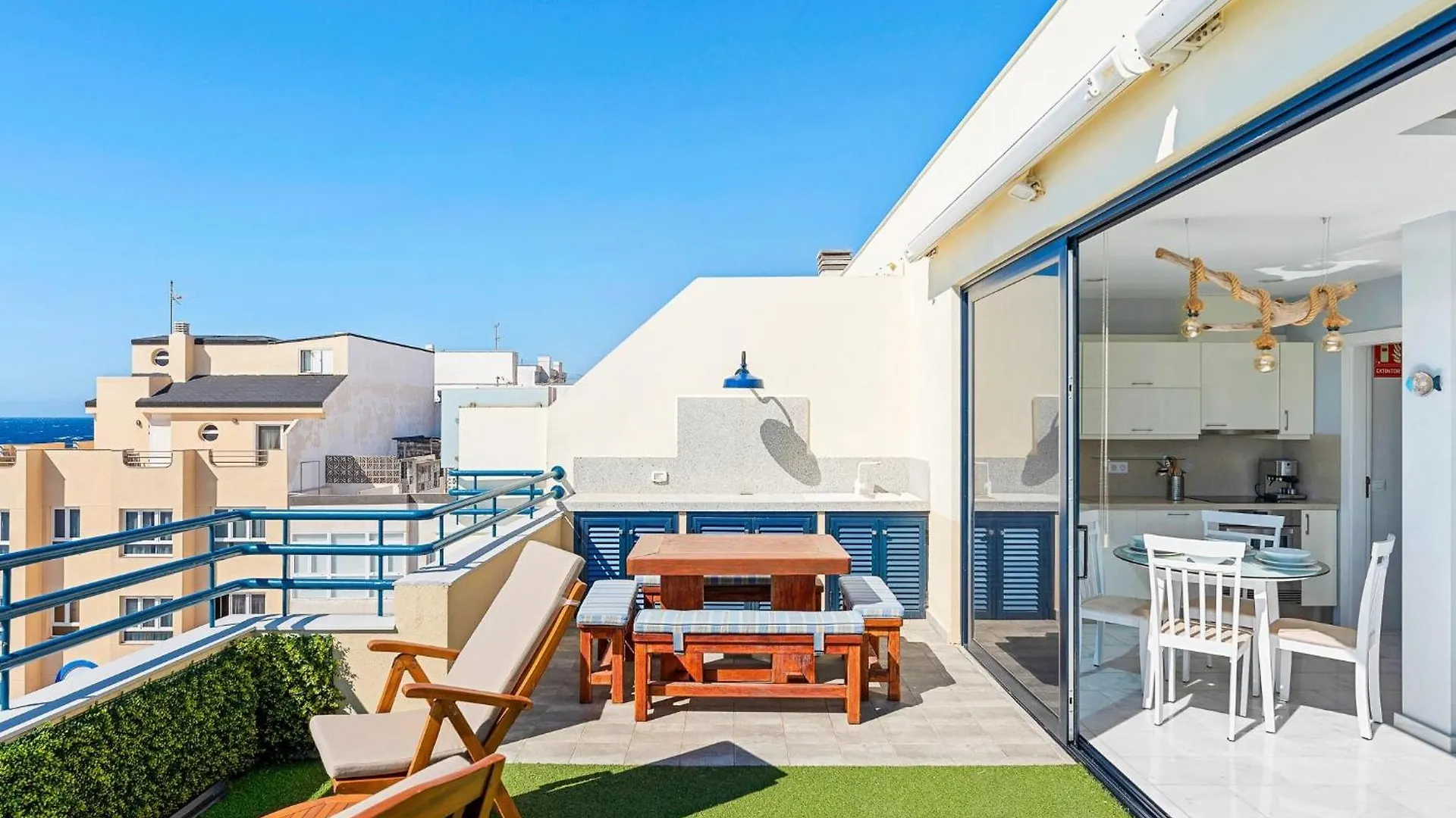 La Mar Loft Apartment With Hot Tub Puertito de Guimar Holiday home