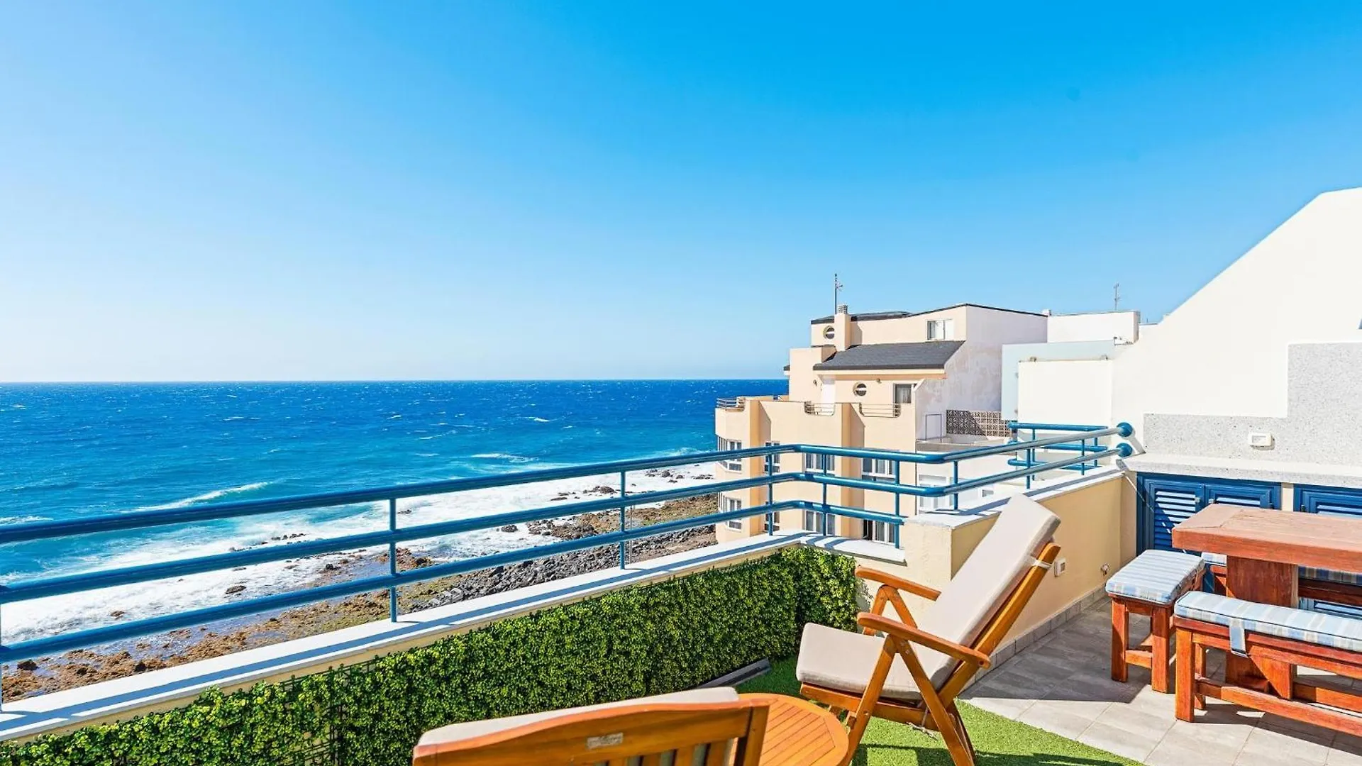 La Mar Loft Apartment With Hot Tub Puertito de Guimar Holiday home