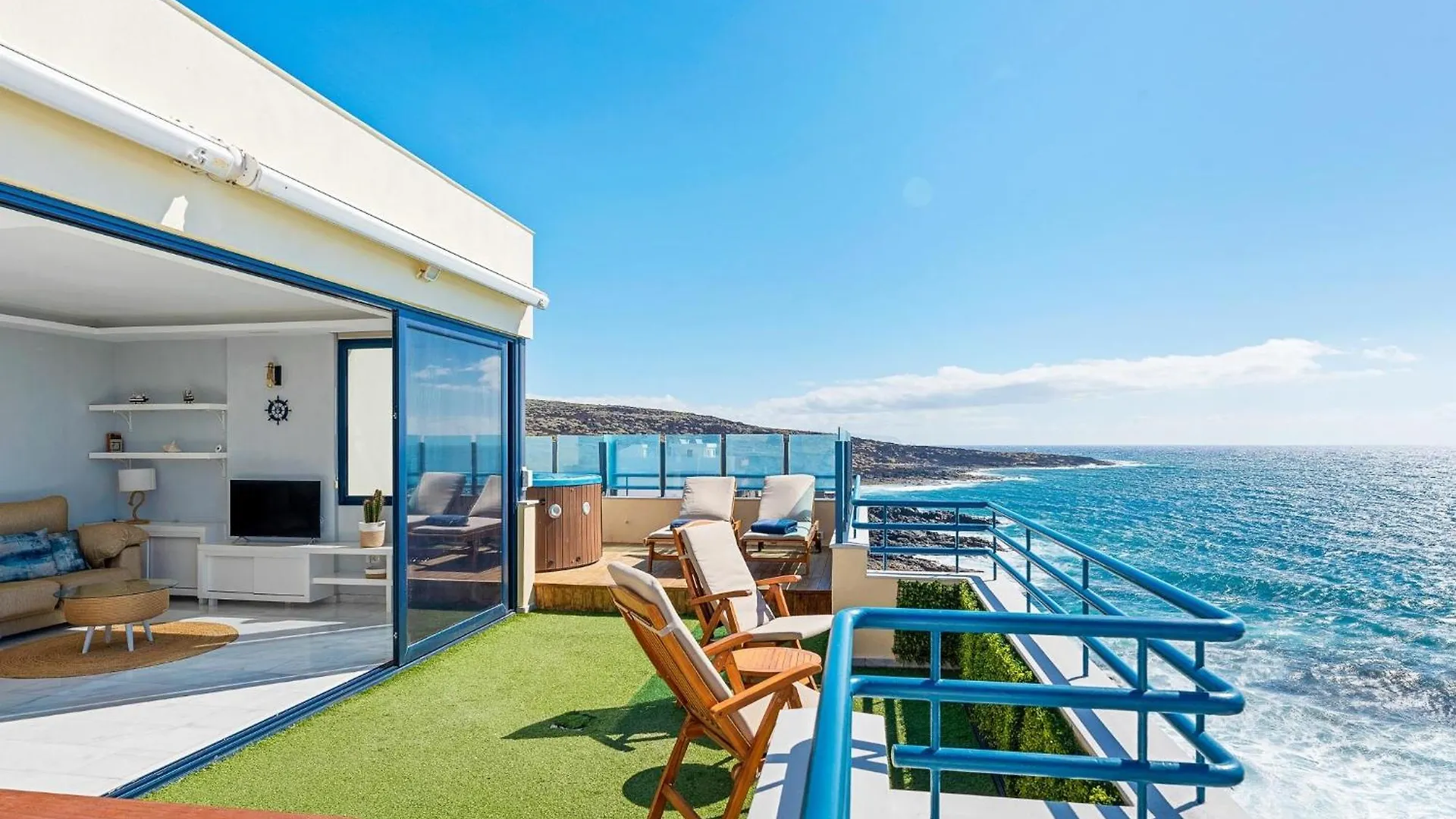 Holiday home La Mar Loft Apartment With Hot Tub Puertito de Guimar