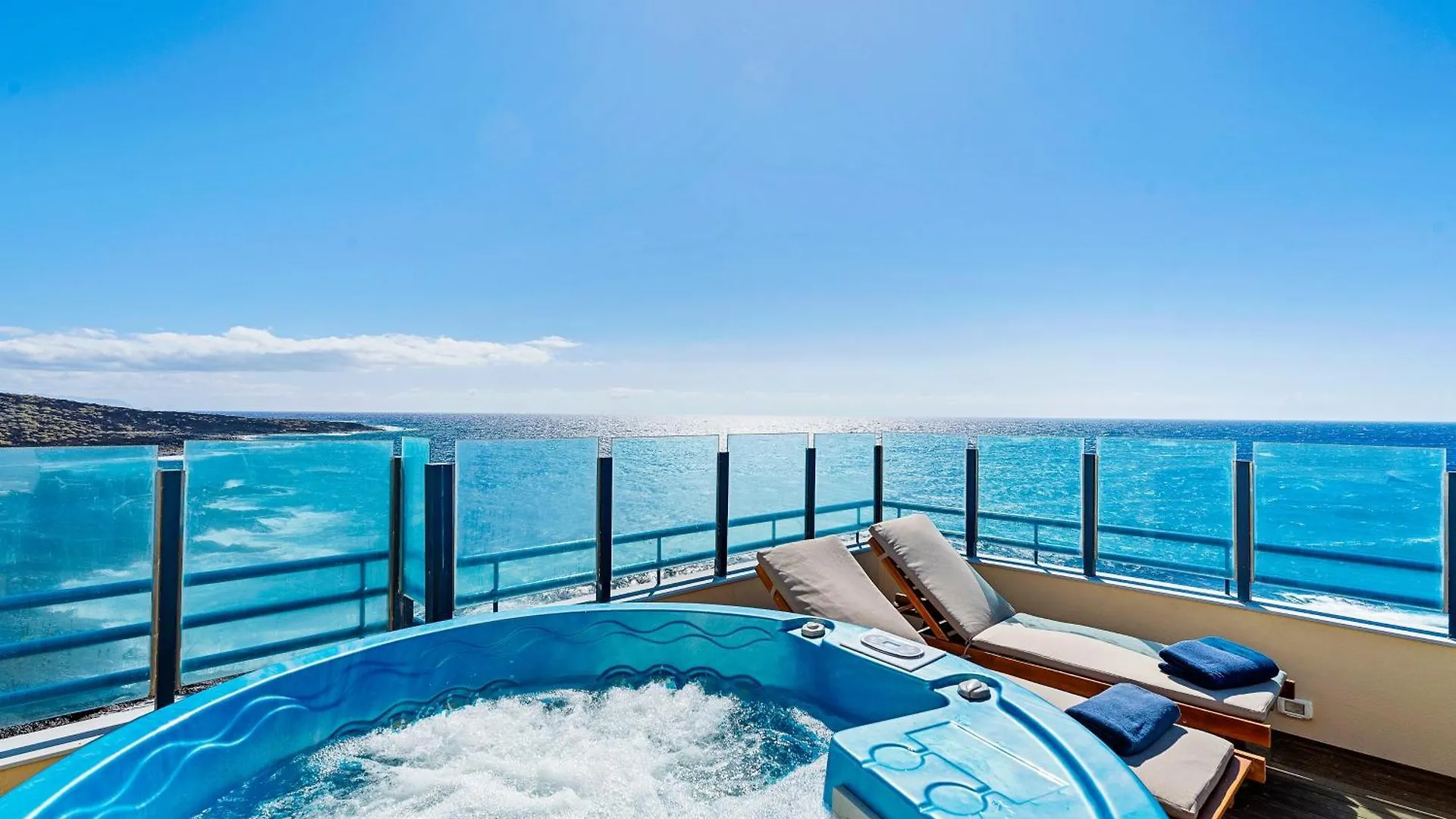 La Mar Loft Apartment With Hot Tub Puertito de Guimar Holiday home