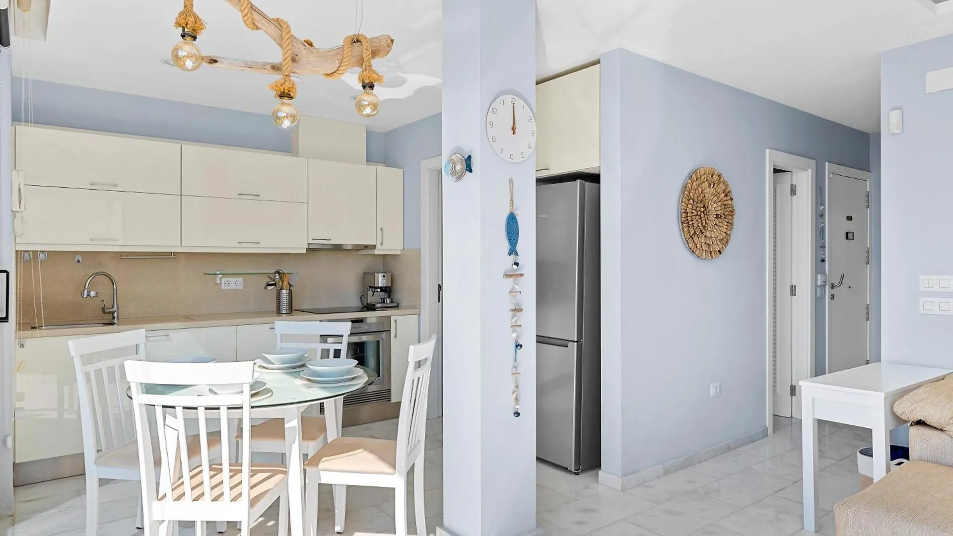 La Mar Loft Apartment With Hot Tub Puertito de Guimar