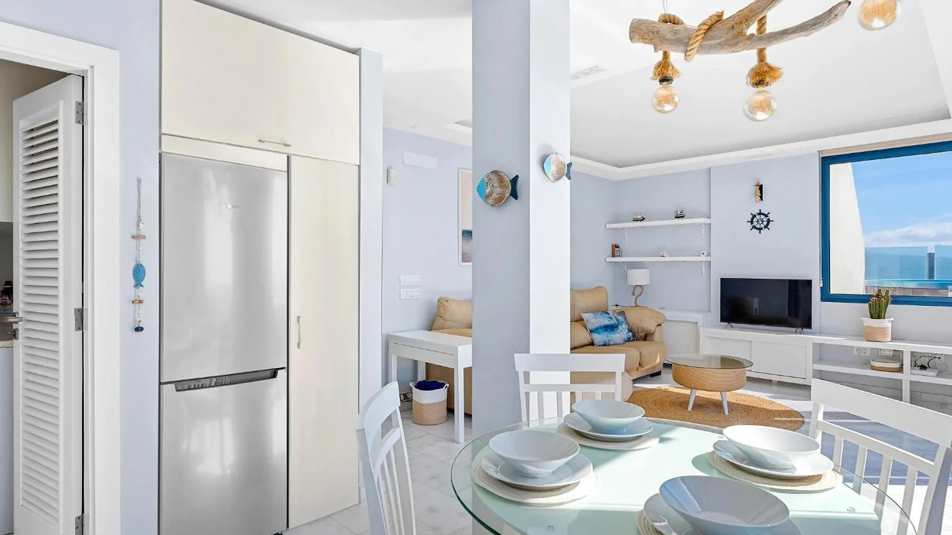 La Mar Loft Apartment With Hot Tub Puertito de Guimar Spain