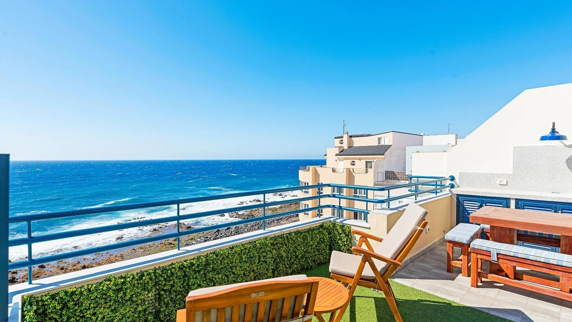 La Mar Loft Apartment With Hot Tub Puertito de Guimar Holiday home